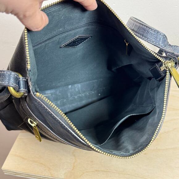 Fossil Black Crossbody Purse Leather Brass Hardware Phone - Picture 4 of 8